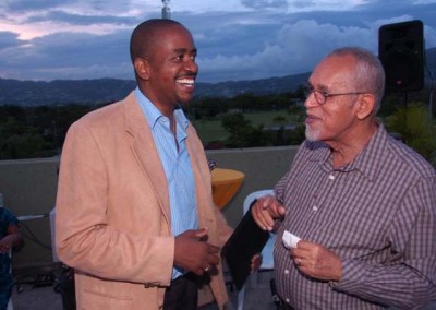 526114_284016871691701_1828441198_n