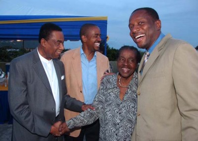 529134_284016088358446_895207094_n