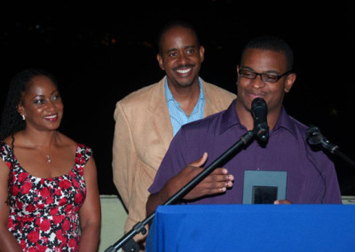 578008_284008038359251_519122501_n